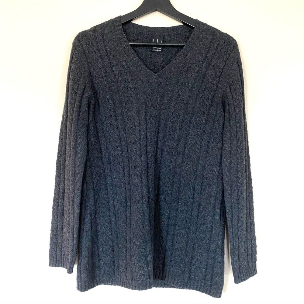 Belford Women’s 100% Cashmere V-neck Sweater